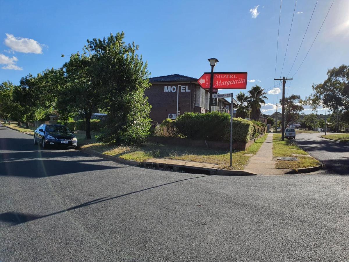Motel Margeurita Queanbeyan Bagian luar foto
