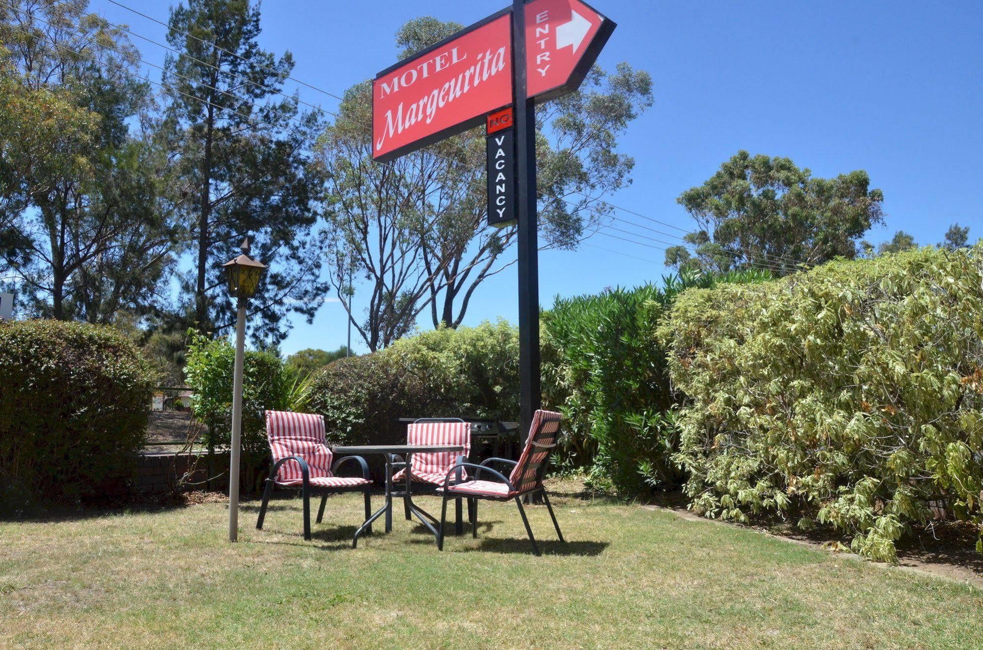 Motel Margeurita Queanbeyan Bagian luar foto